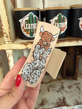 Load image into Gallery viewer, Leather Clips
